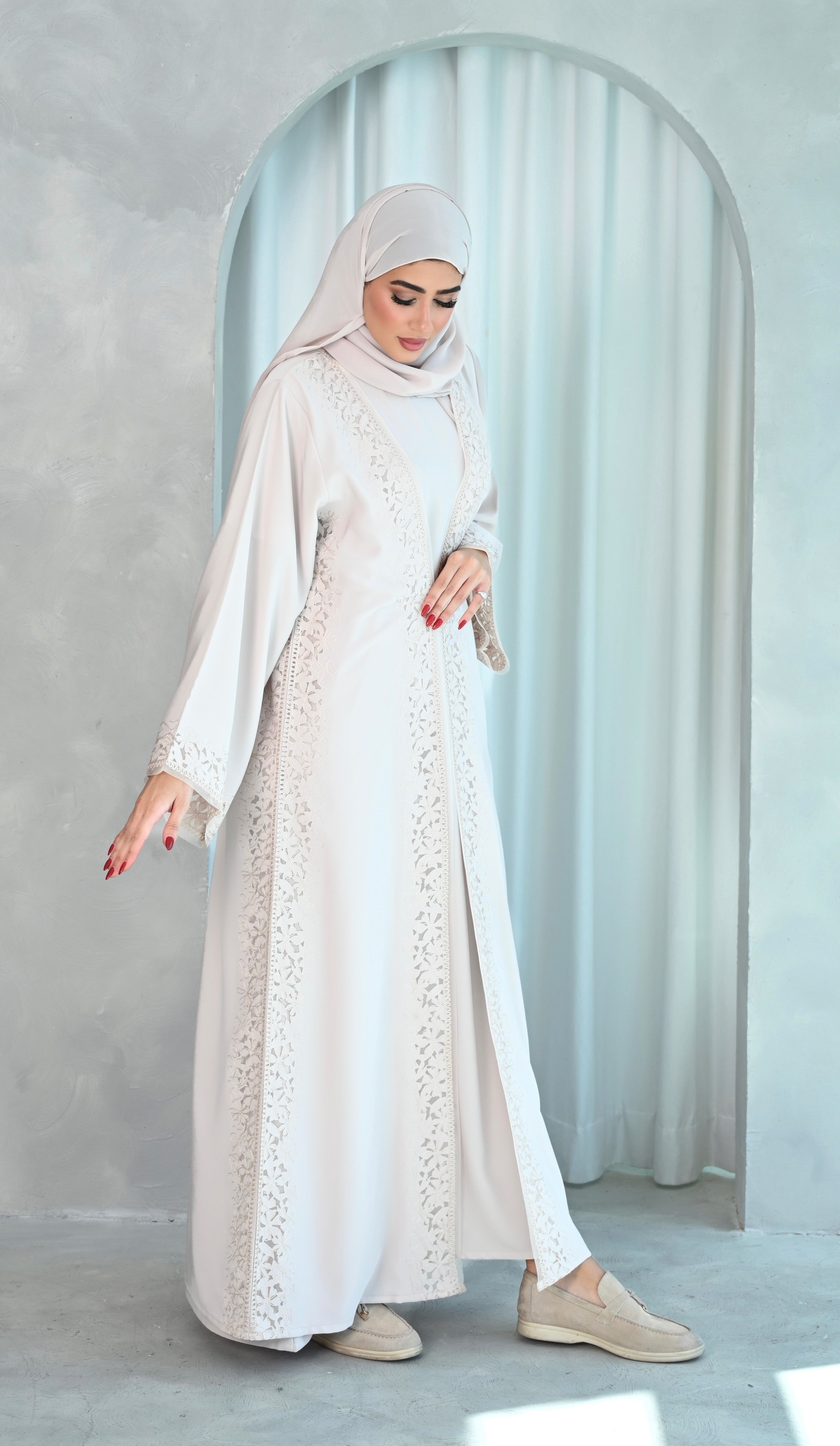 Noor Al Ivory – Khaleeji Lace Abaya