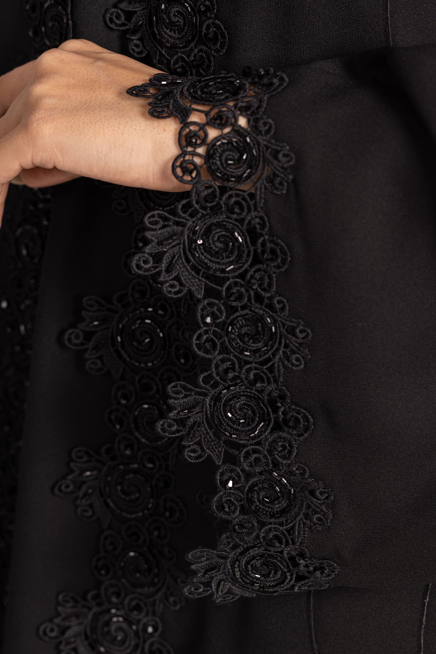 Aswad Elegance