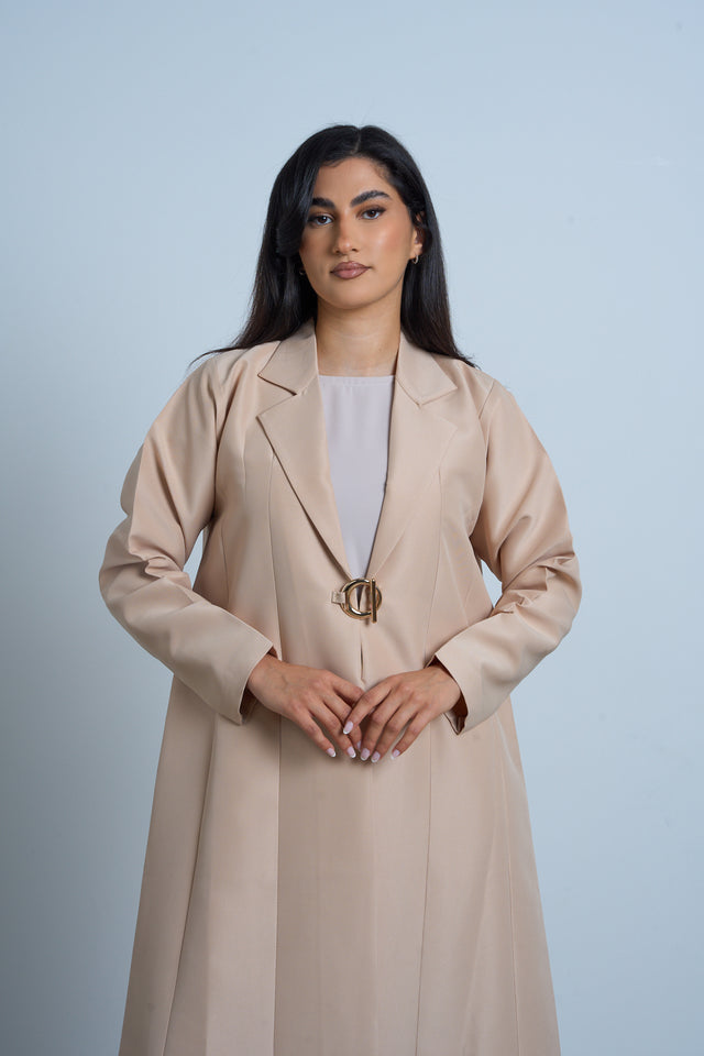Hilm Al-Nūr Abaya