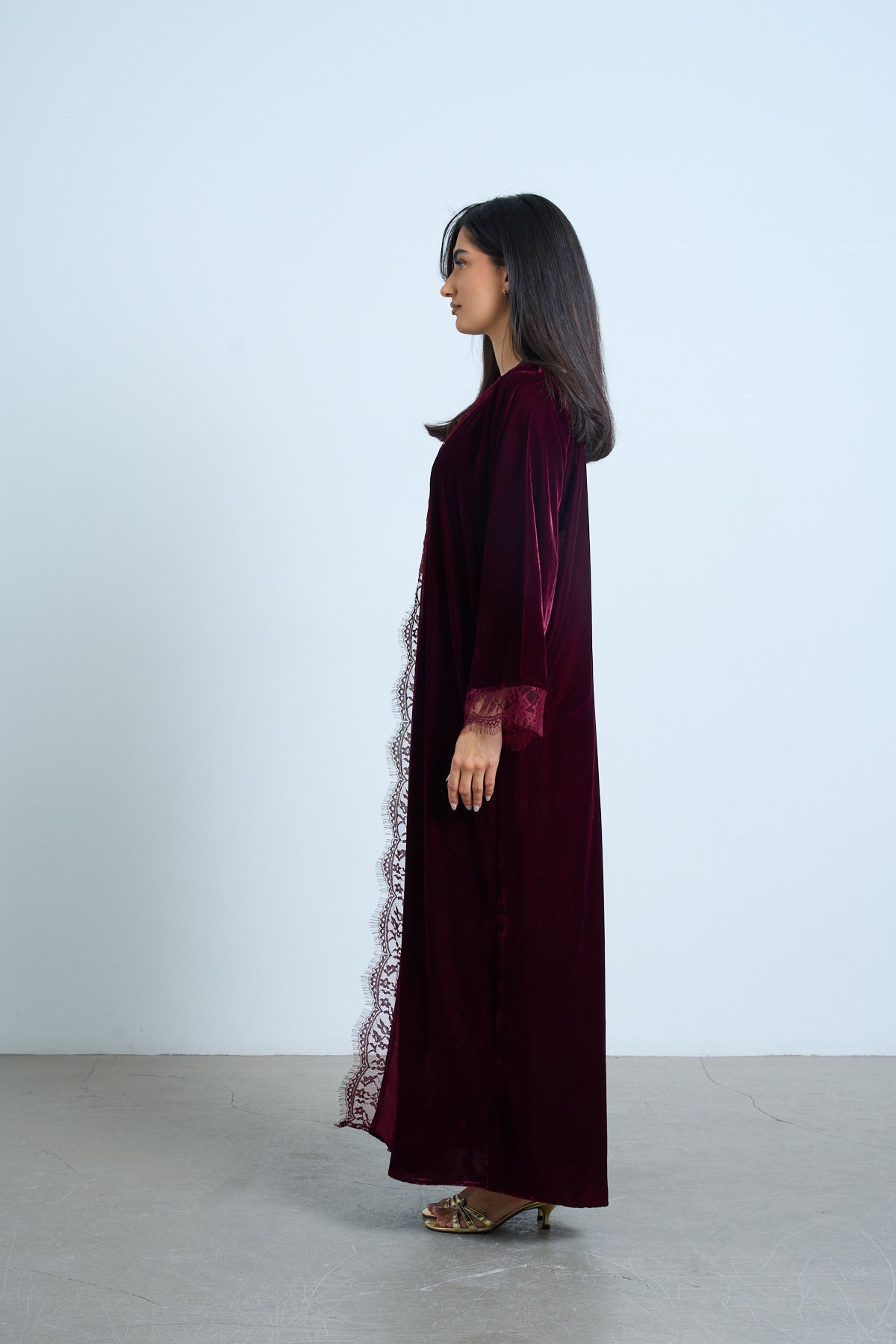 Amani Garnet Abaya