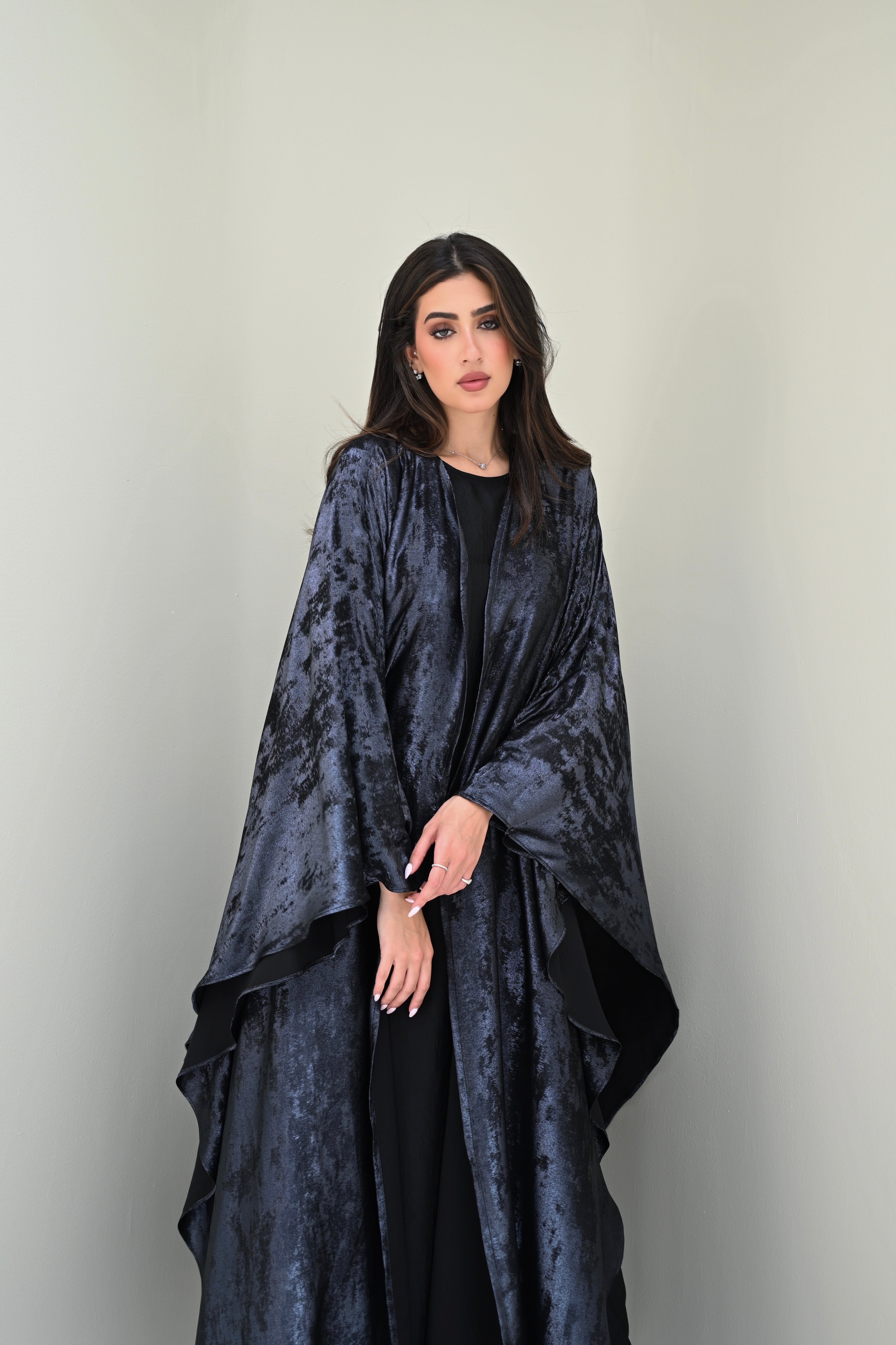 Layali Velvet Abaya – Night Elegance
