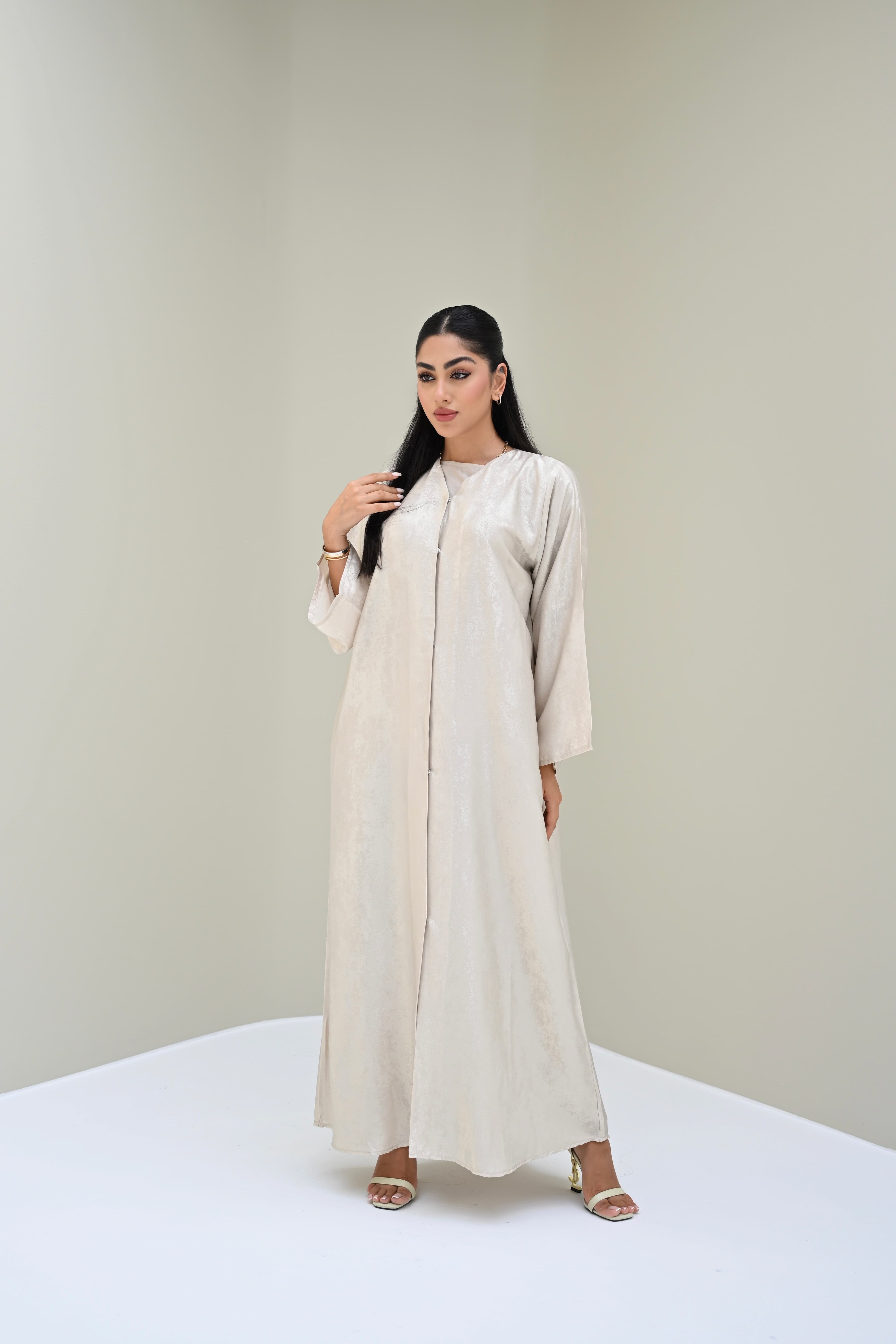 Lunae/Closed Abaya