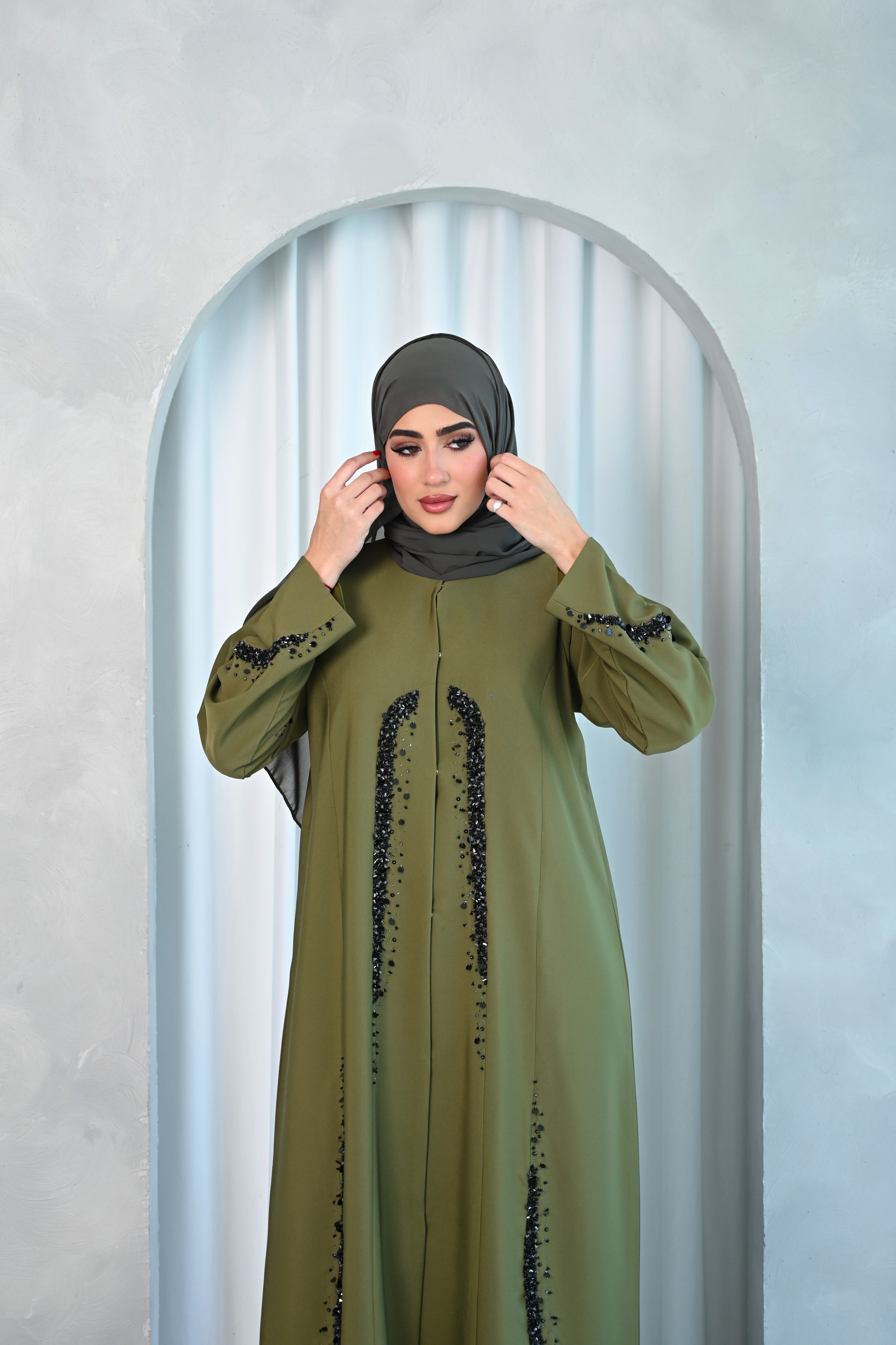 Zahra Olive Abaya