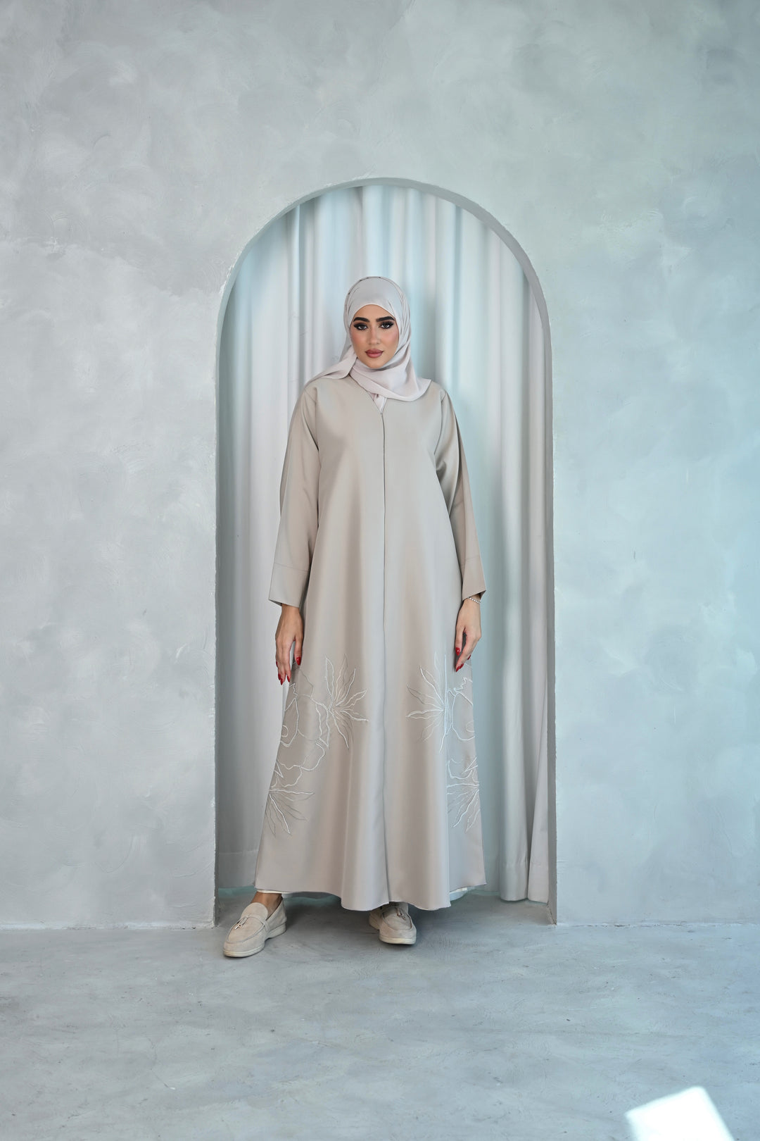 Graceful Elegance: Embroidered Minimalist Abaya