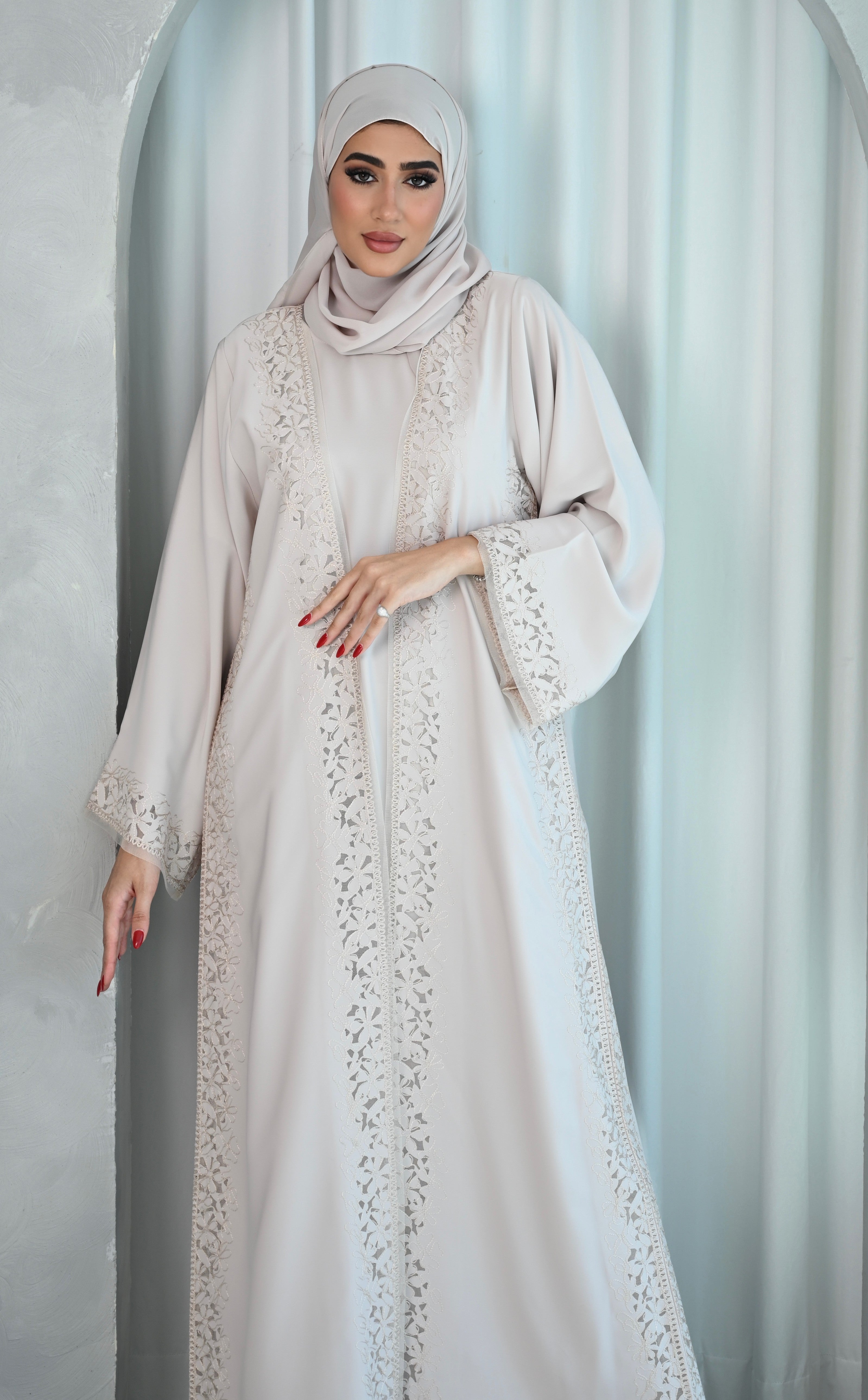 Noor Al Ivory – Khaleeji Lace Abaya