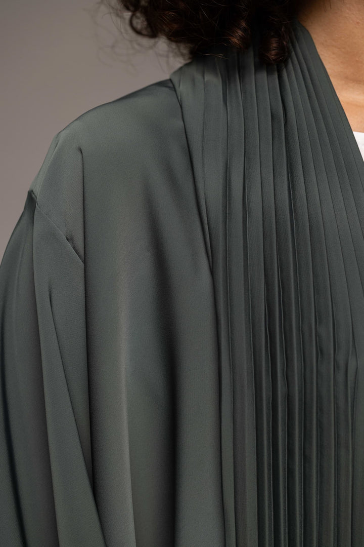 Flowing Sophistication: The Chic Cascade Abaya