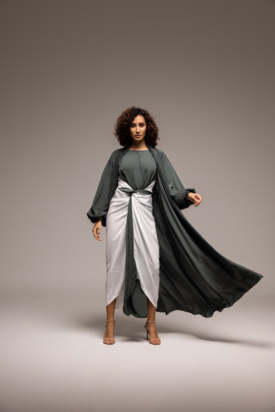 Flowing Sophistication: The Chic Cascade Abaya