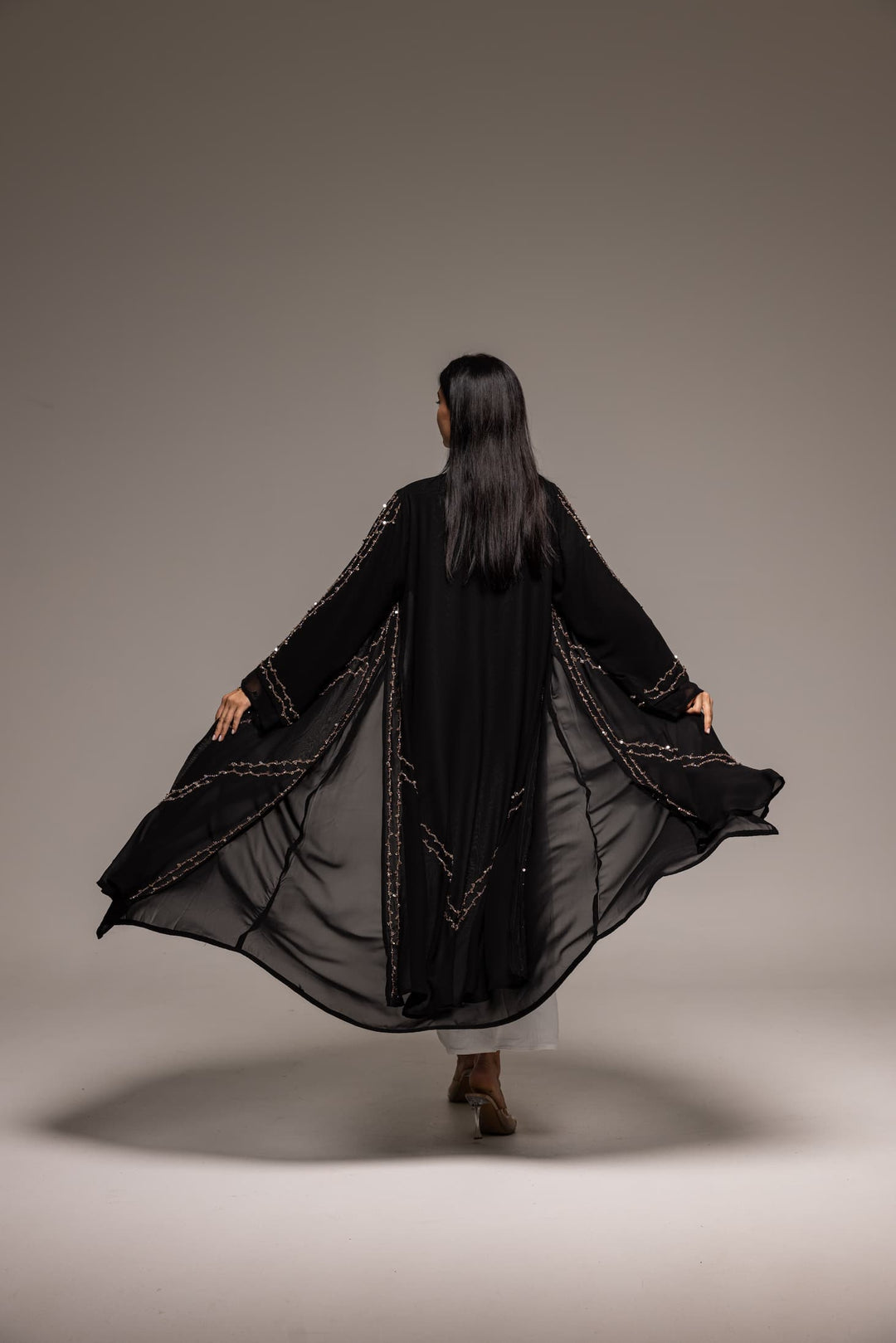 Elegant Noir: Sequin-Embellished Black Abaya