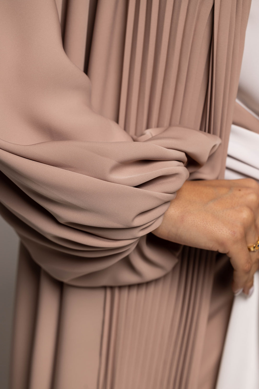 Blush Harmony: Pleated Drape Abaya with Belted Waist