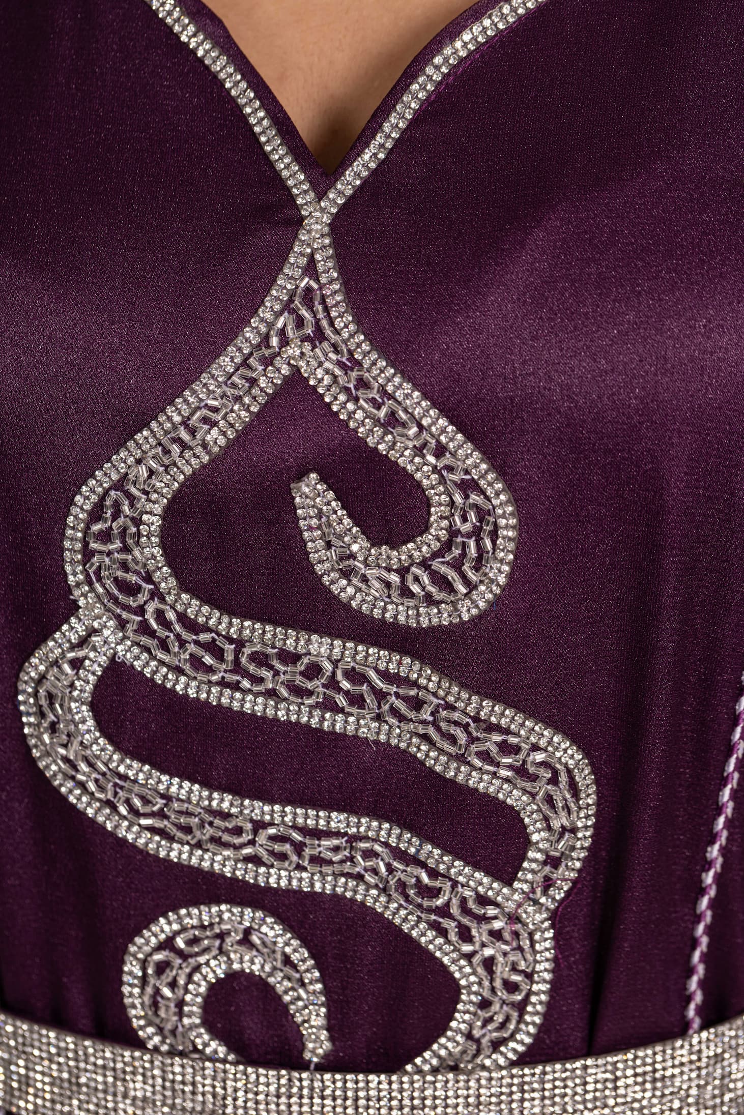 Embroidered Opulence: The Purple Velvet Kaftan with Lustrous Accents