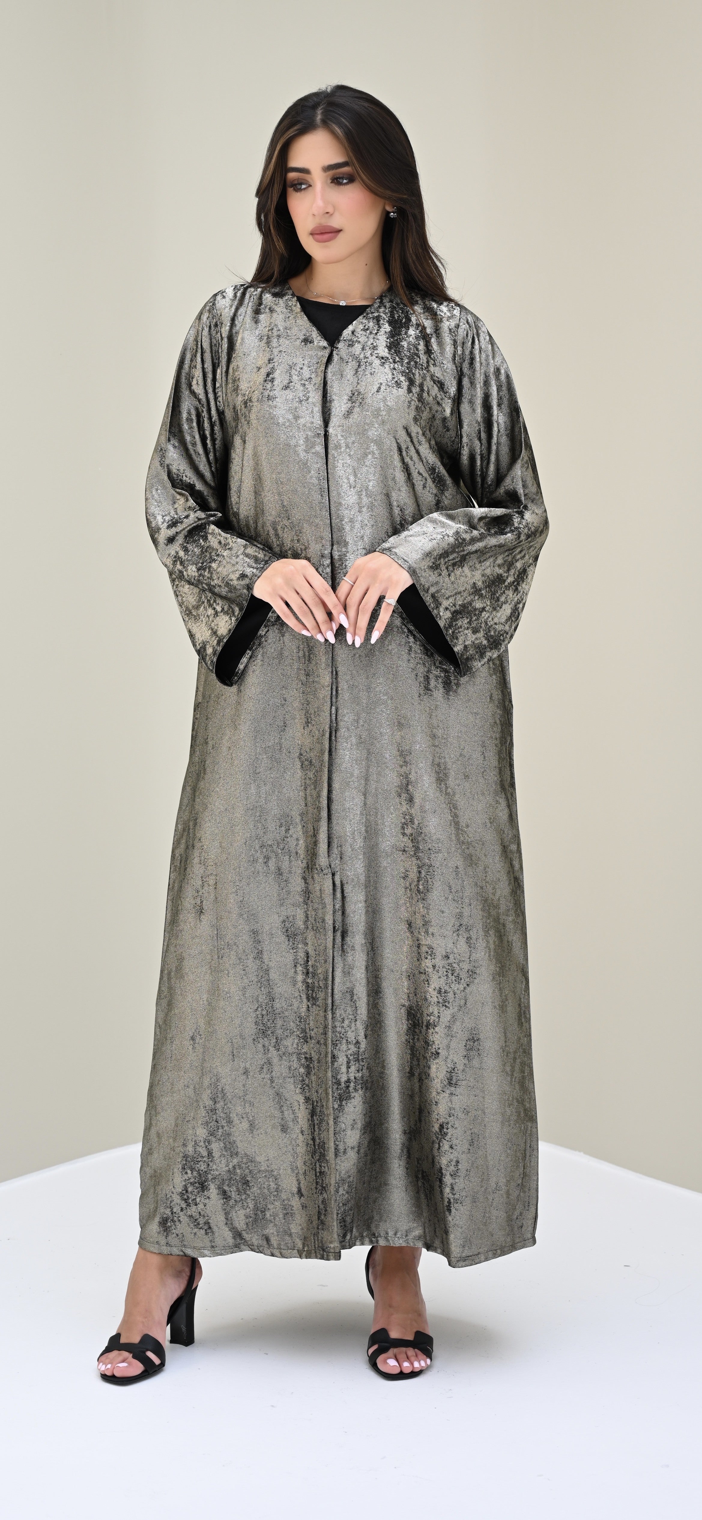 Metallic abaya