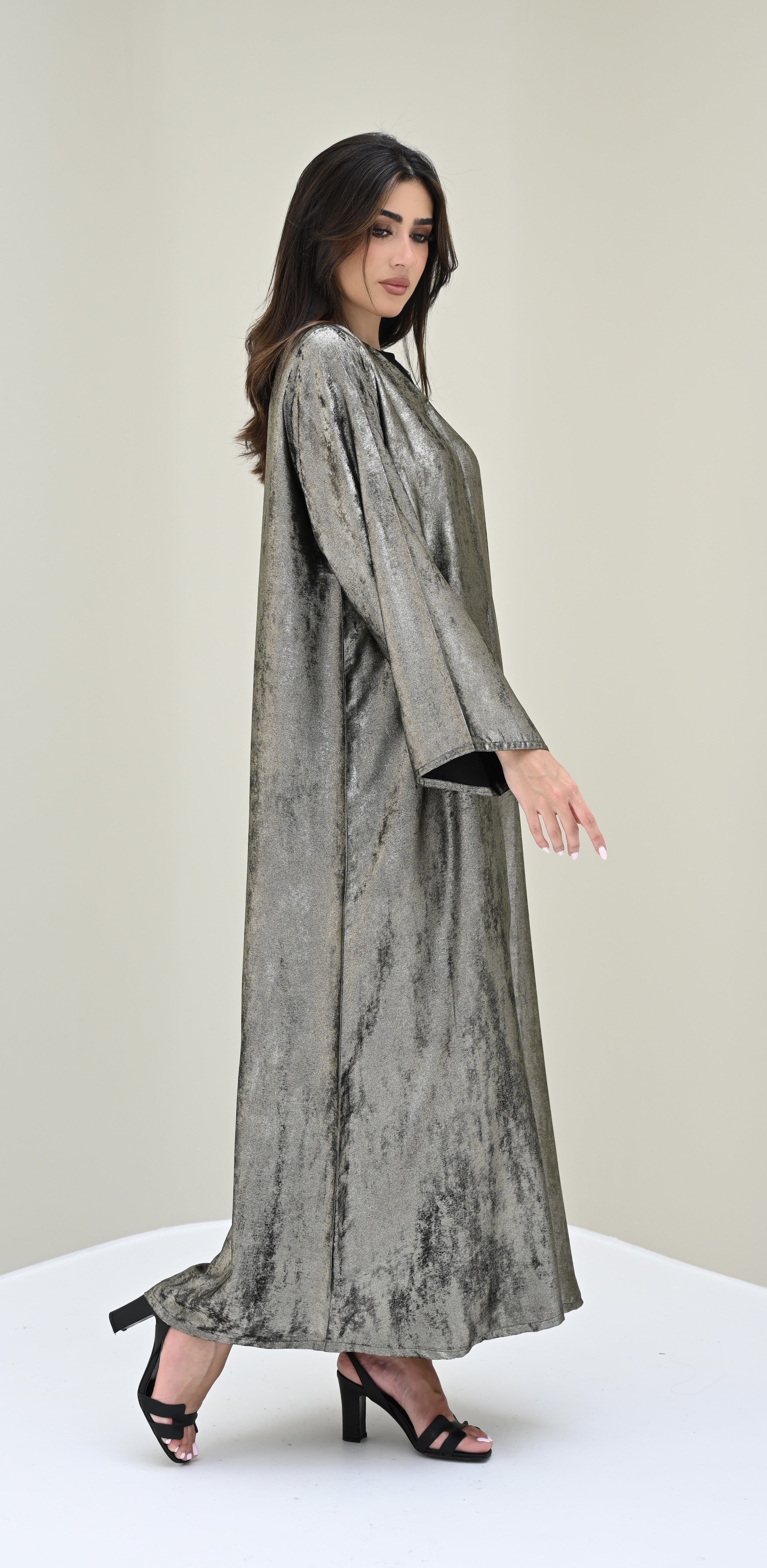 Metallic abaya